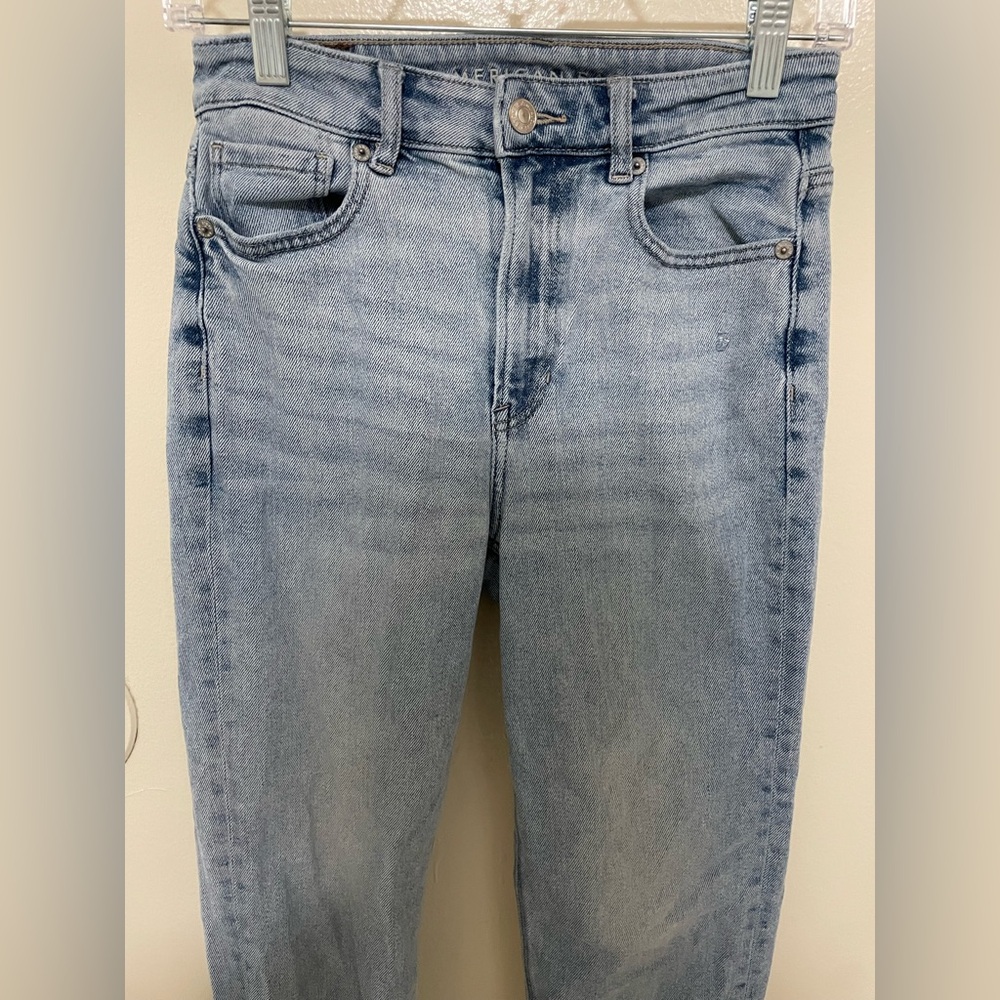 ✨Women’s American Eagle Jeans Mom Straight Stretch Jeans Size 0 - Picture 3 of 12